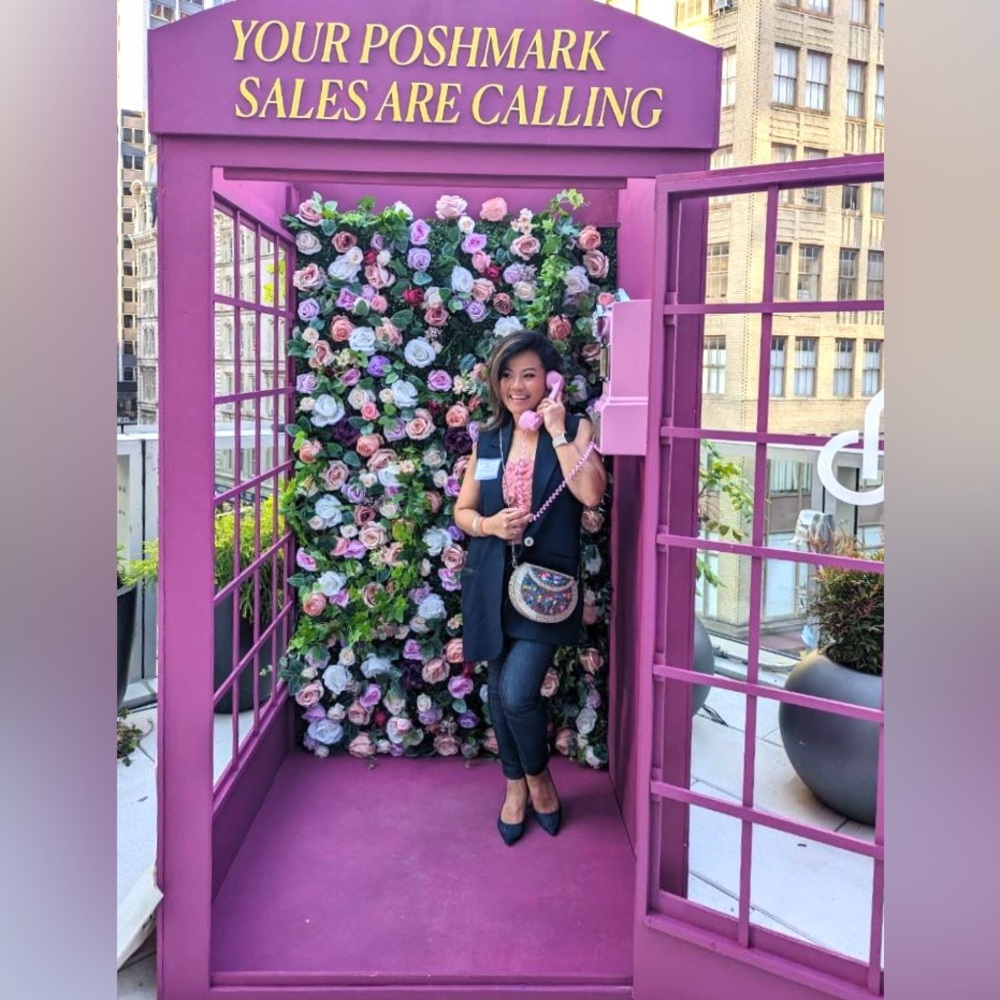 SHOPTHEFLORES IS LIVE!! 🥳 Hurry, Enter The Show 👉 - Picture 3 of 10